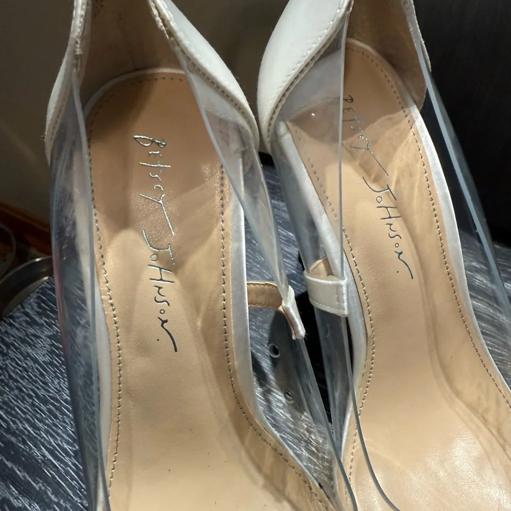 Betsey Johnson I Do  Clear Silver Heels - Picture 15 of 15